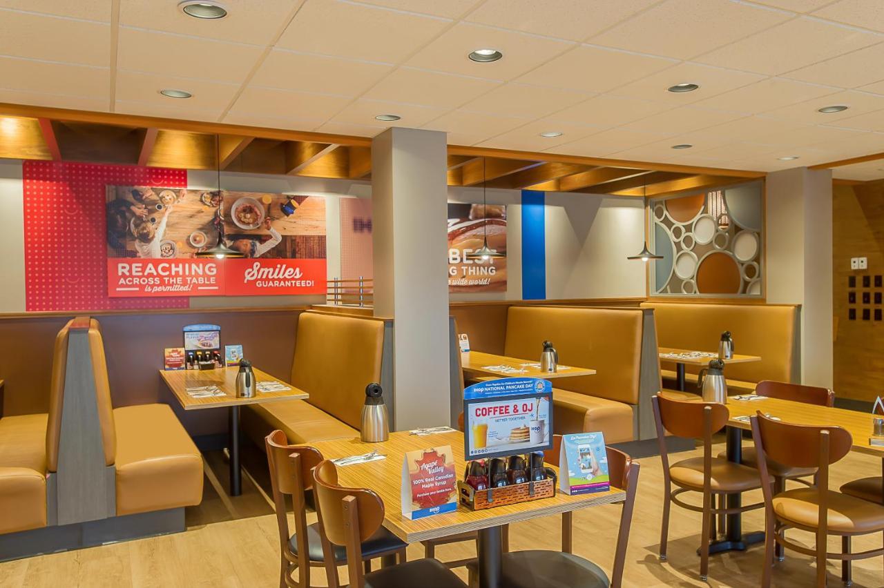 Wyndham Garden Niagara Falls Fallsview Экстерьер фото