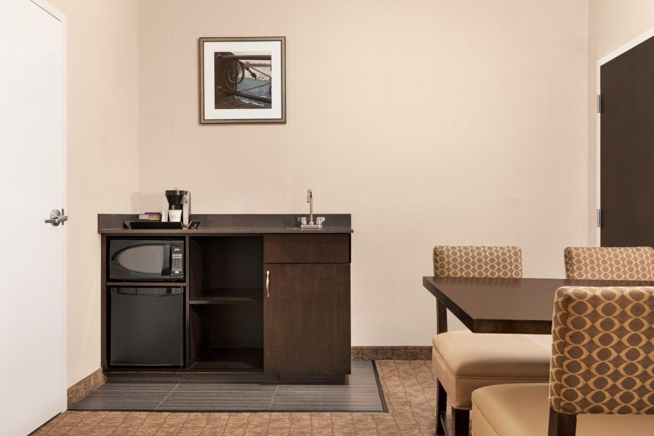 Wyndham Garden Niagara Falls Fallsview Экстерьер фото