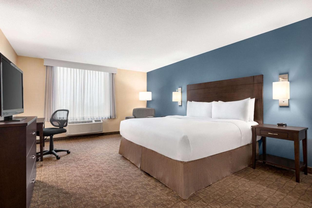 Wyndham Garden Niagara Falls Fallsview Экстерьер фото