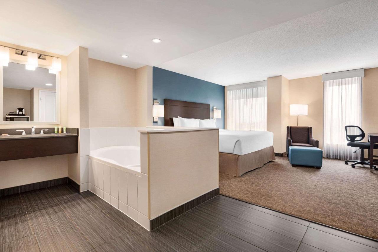 Wyndham Garden Niagara Falls Fallsview Экстерьер фото