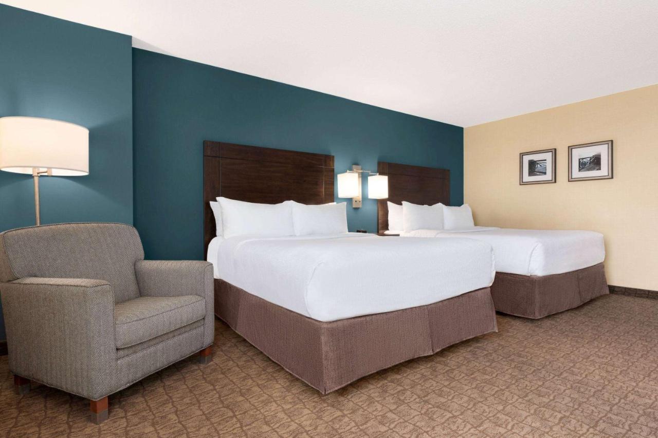 Wyndham Garden Niagara Falls Fallsview Экстерьер фото