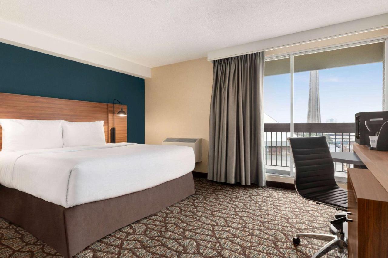 Wyndham Garden Niagara Falls Fallsview Экстерьер фото